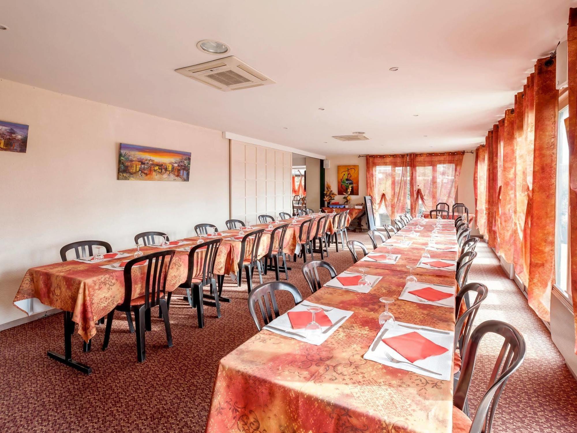 Logis Hotel Horus Restaurant Les Bruyeres Toulenne Luaran gambar