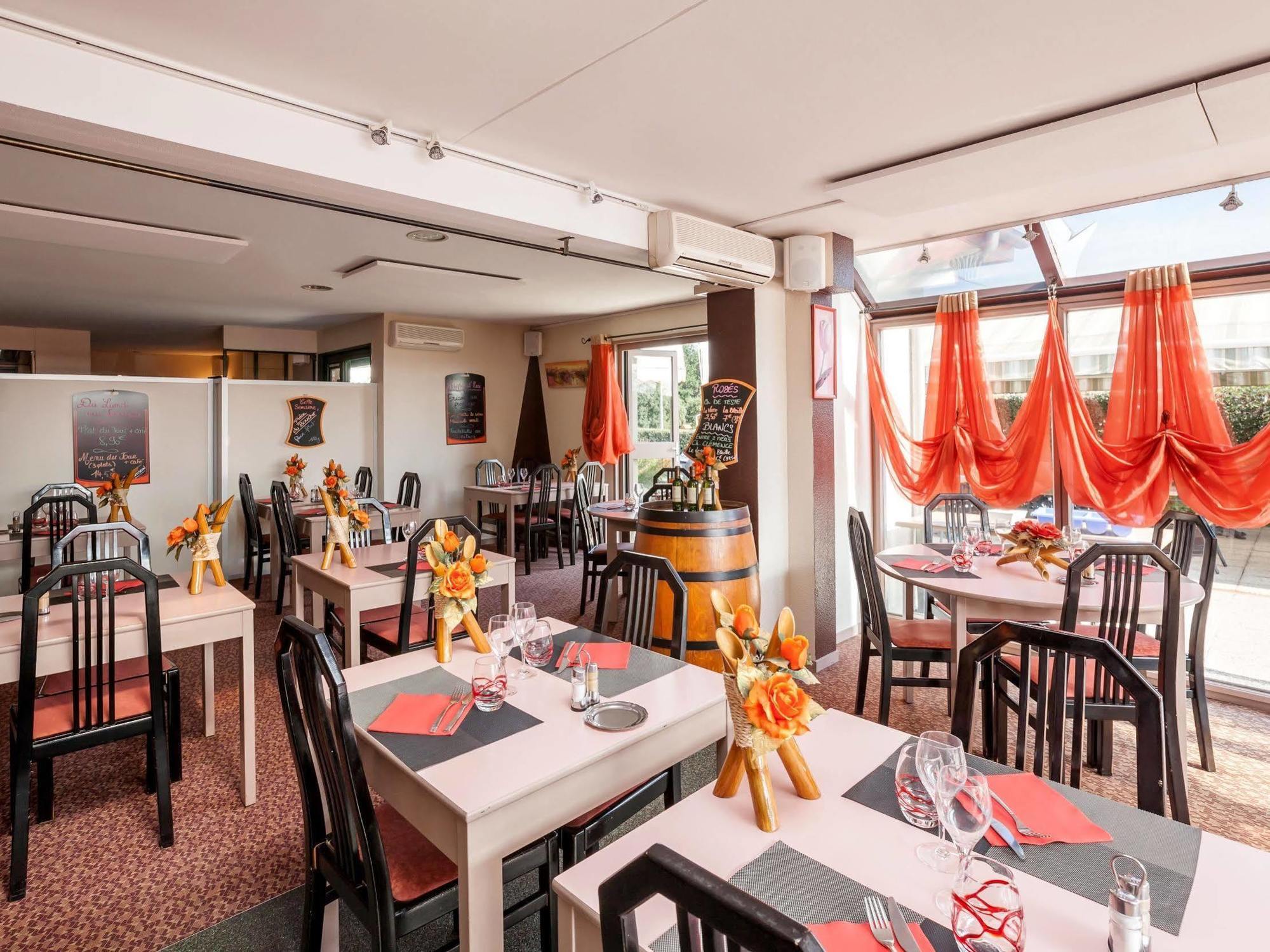 Logis Hotel Horus Restaurant Les Bruyeres Toulenne Luaran gambar