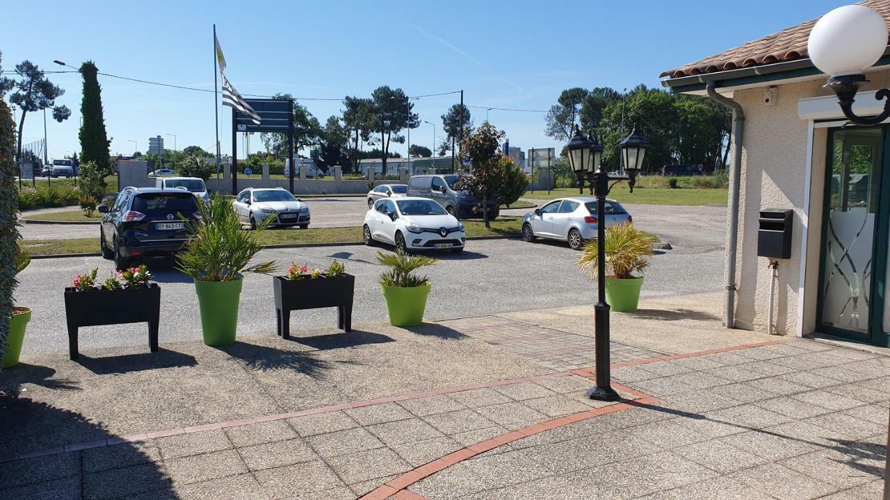 Logis Hotel Horus Restaurant Les Bruyeres Toulenne Luaran gambar