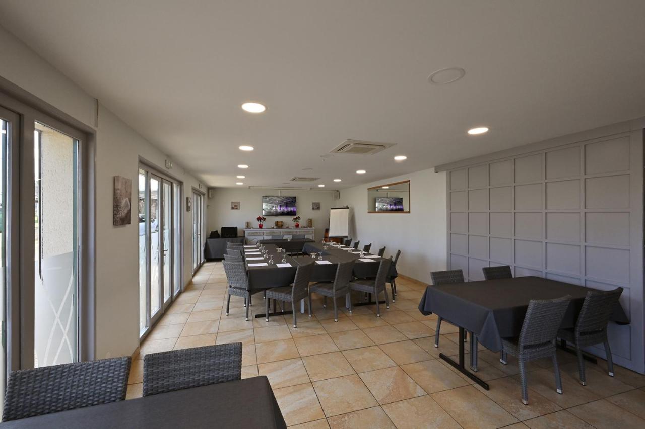 Logis Hotel Horus Restaurant Les Bruyeres Toulenne Luaran gambar